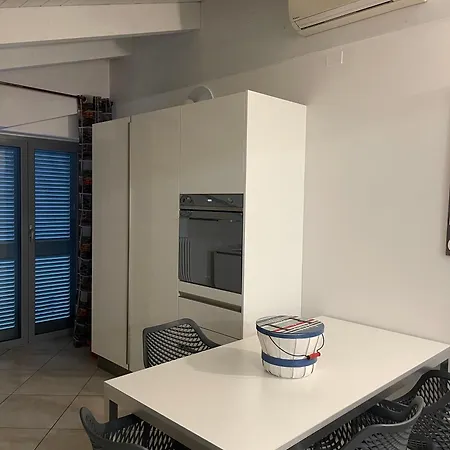 Casa Frontemare Roseto Apartment *